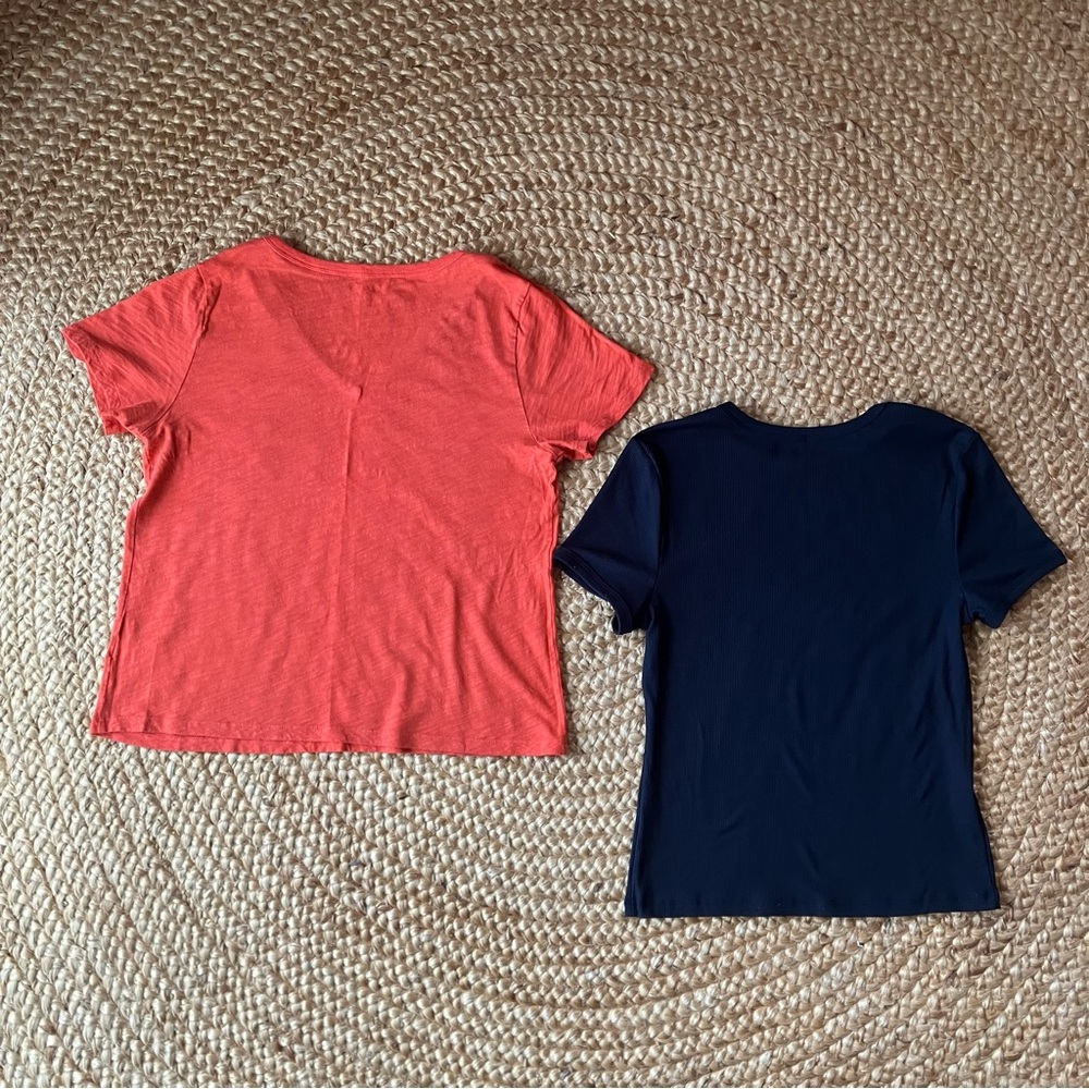 Set of 2 Women's Short-sleeved T-shirts, Orange and Black: Like new - Picture 4 of 6